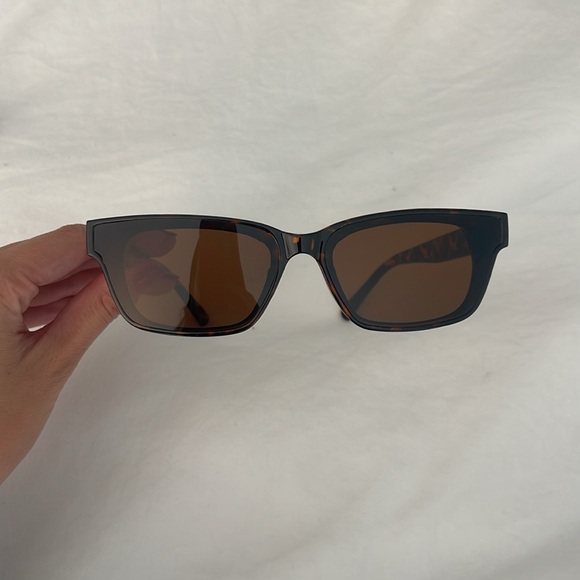 Brown sunglasses - Picture 3 of 3